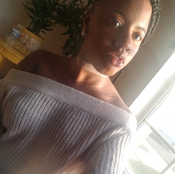 Hiiiii My name is Jahnia ! 👋🏾👋🏾 - Picture 4 of 6